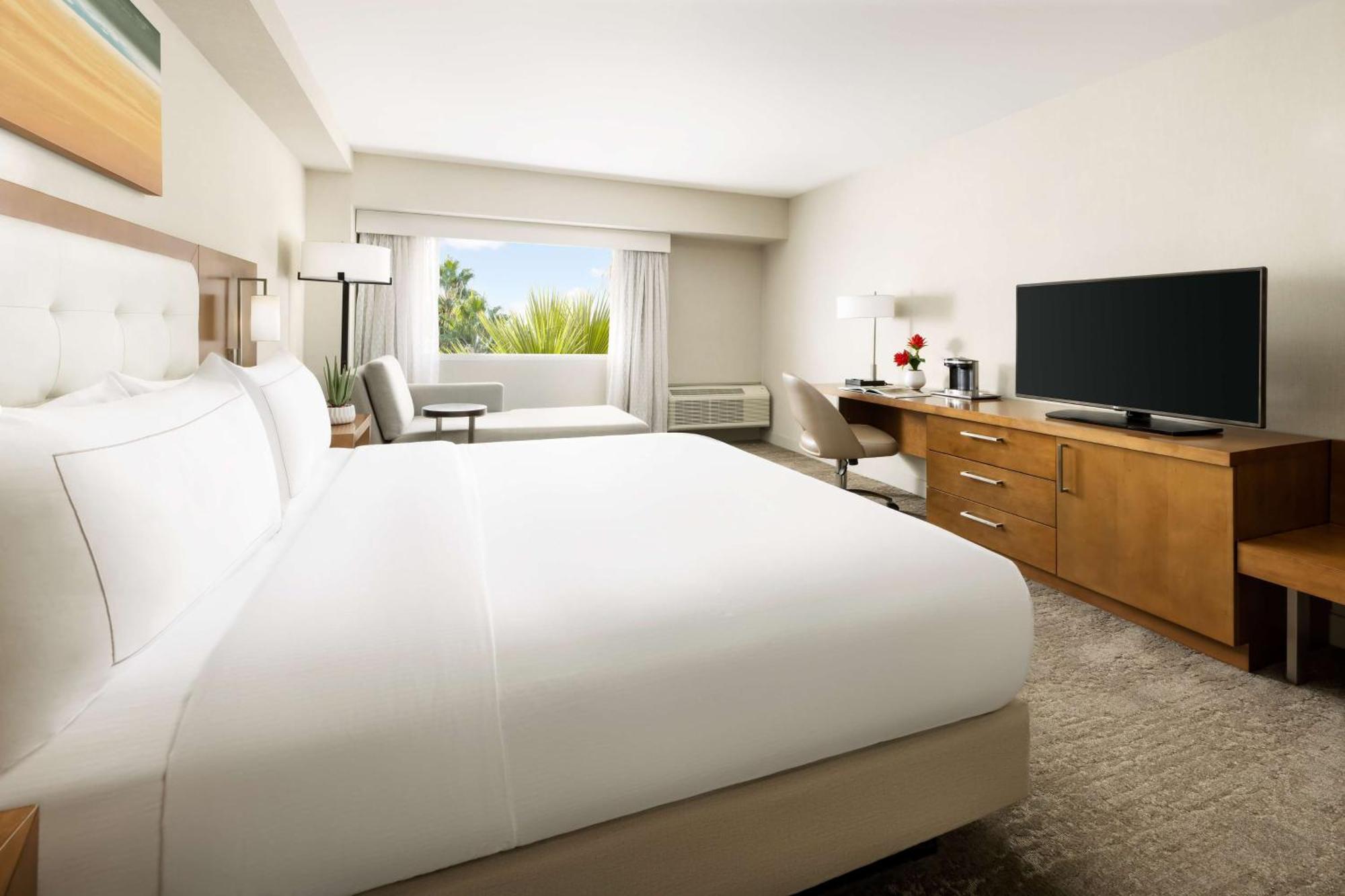 Hilton Tucson East Hotel Exterior photo